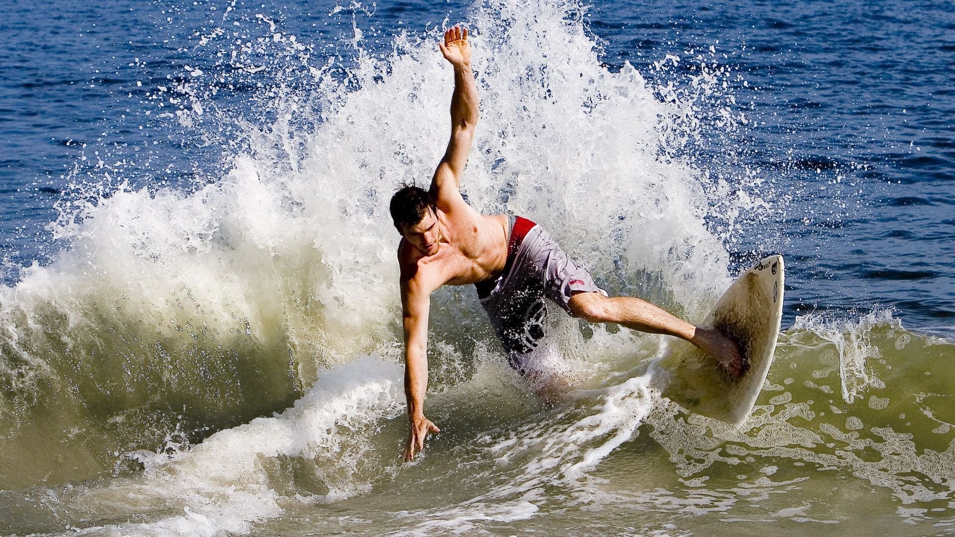 14场6球7助！巴萨捡到宝，28岁正值巅峰，自愿降薪儿萨梦，巴萨msg